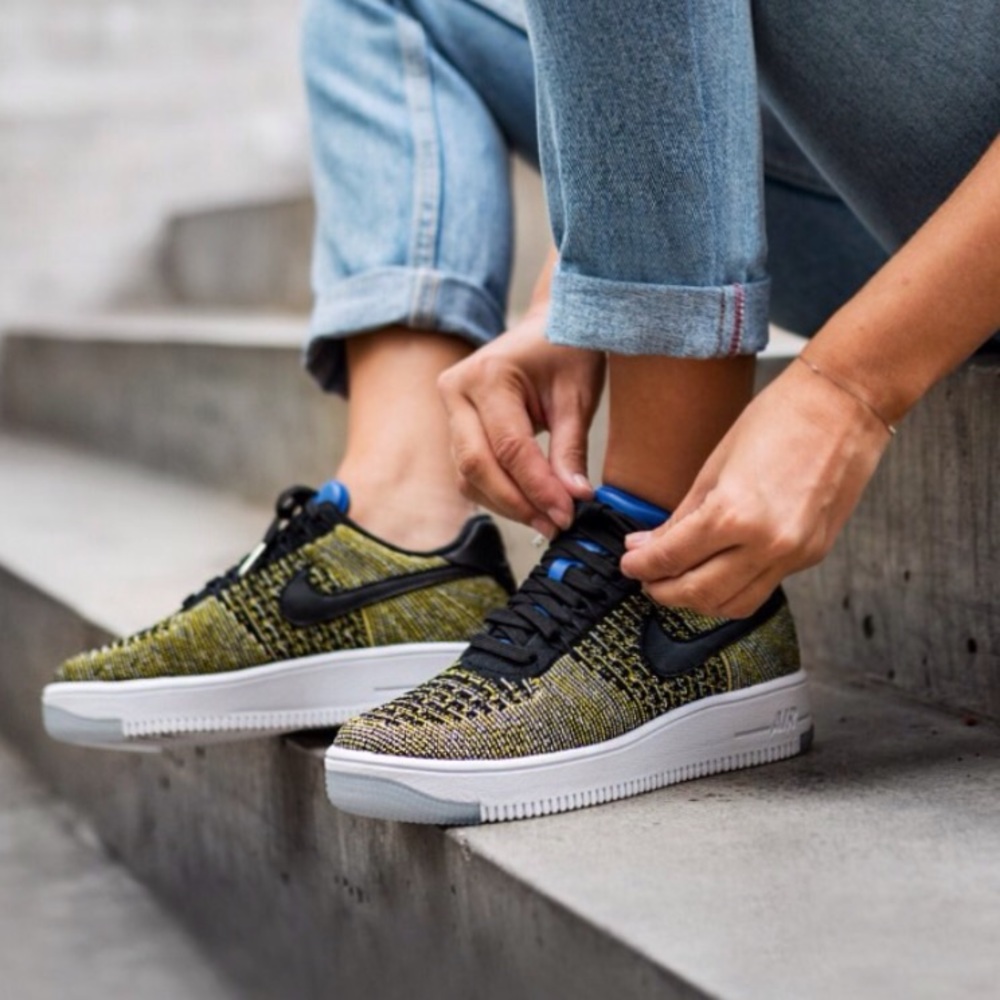 💛 W. Air Force 1 FlyKnit Yellow Blue Tint 6.5 - Picture 2 of 8